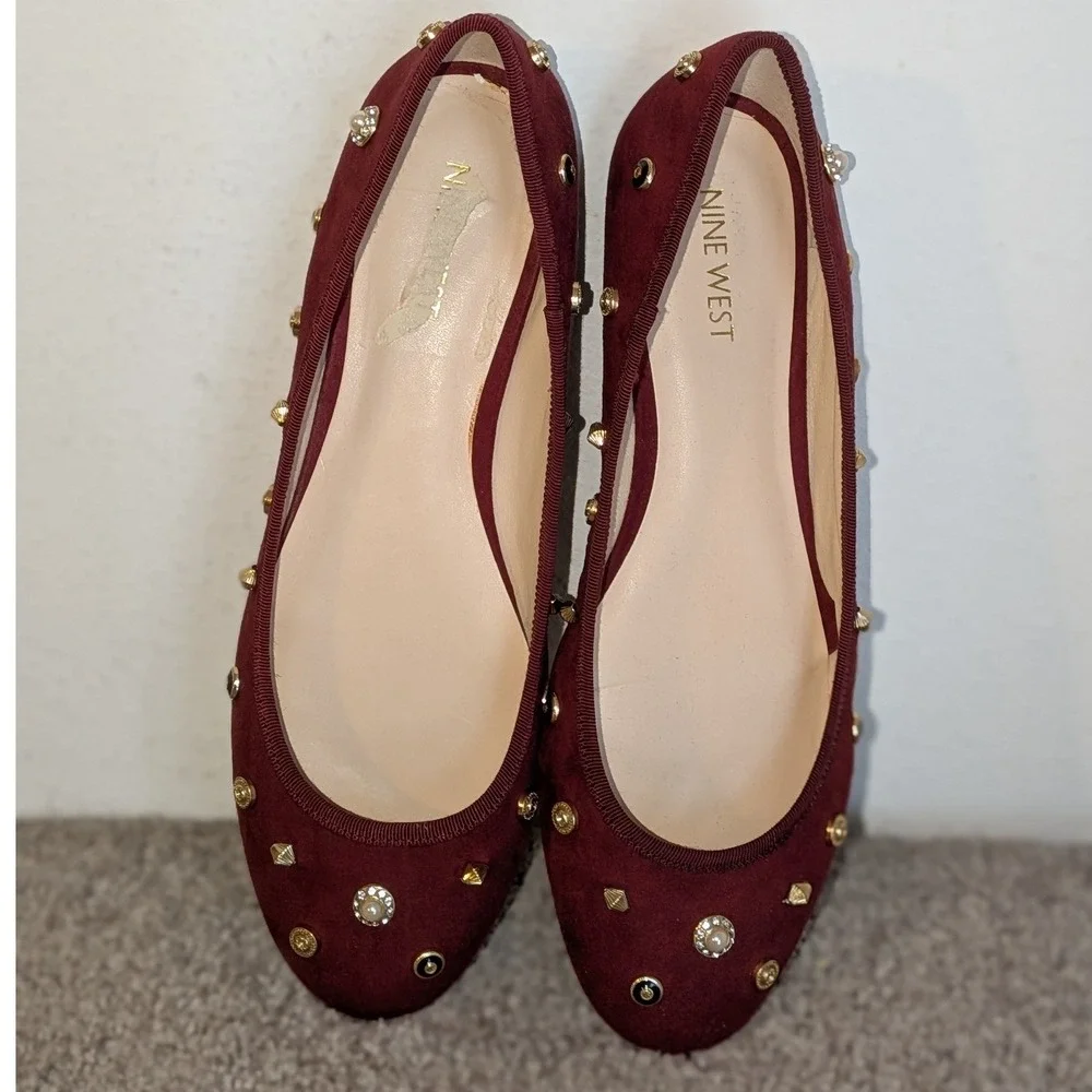 Nine West Morton Burgundy Studded Pearl Embellished Ballet Flats Womens 8.5M NEW